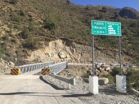 Ponte de Treliça de Aço Pré-fabricada com Faixa de Vão de 6 a 60 Metros Carga de Projeto HL93 Apresentando Opções de Deck de Aço ou Madeira para Construção Durável